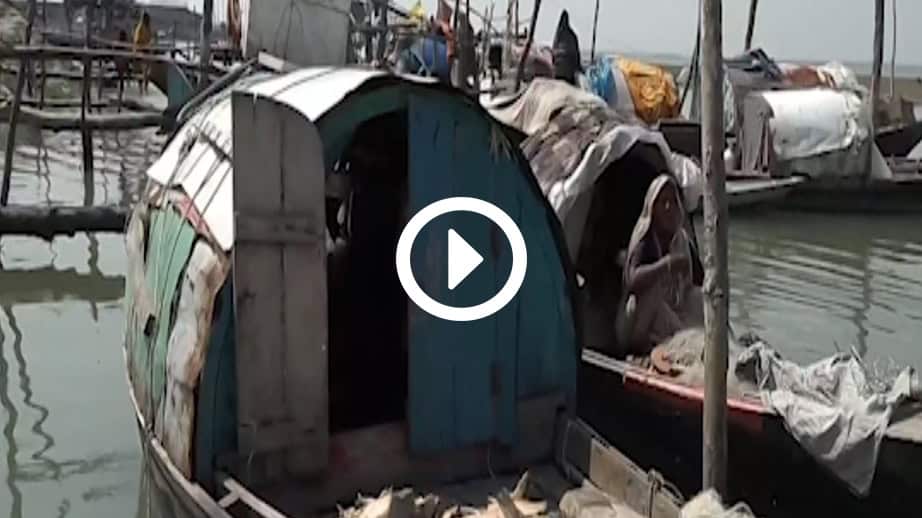 নৌকায় ভাসা জীবনের স্থায়ী ঠিকানা, জলাবদ্ধতা ও নদী দখলের চিত্র।. Channel i News - চ্যানেল আই নিউজ