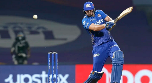 মুম্বাই ইন্ডিয়ান্সের জার্সিতে টিম ডেভিড