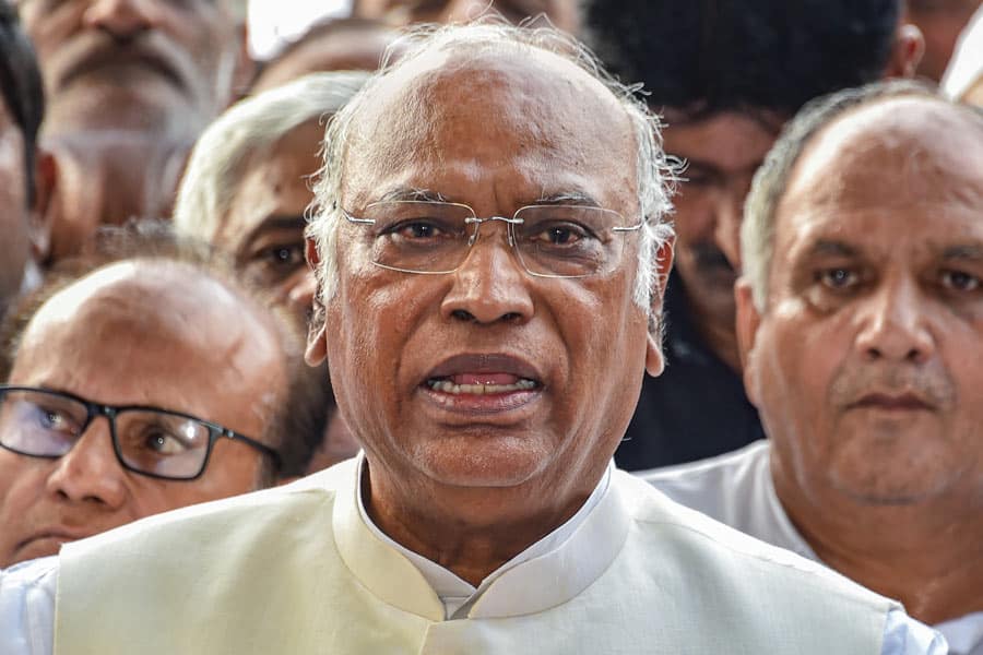ভারতের কংগ্রেসের নতুন সভাপতি মল্লিকার্জুন খাড়গে. Channel i News - চ্যানেল আই নিউজ