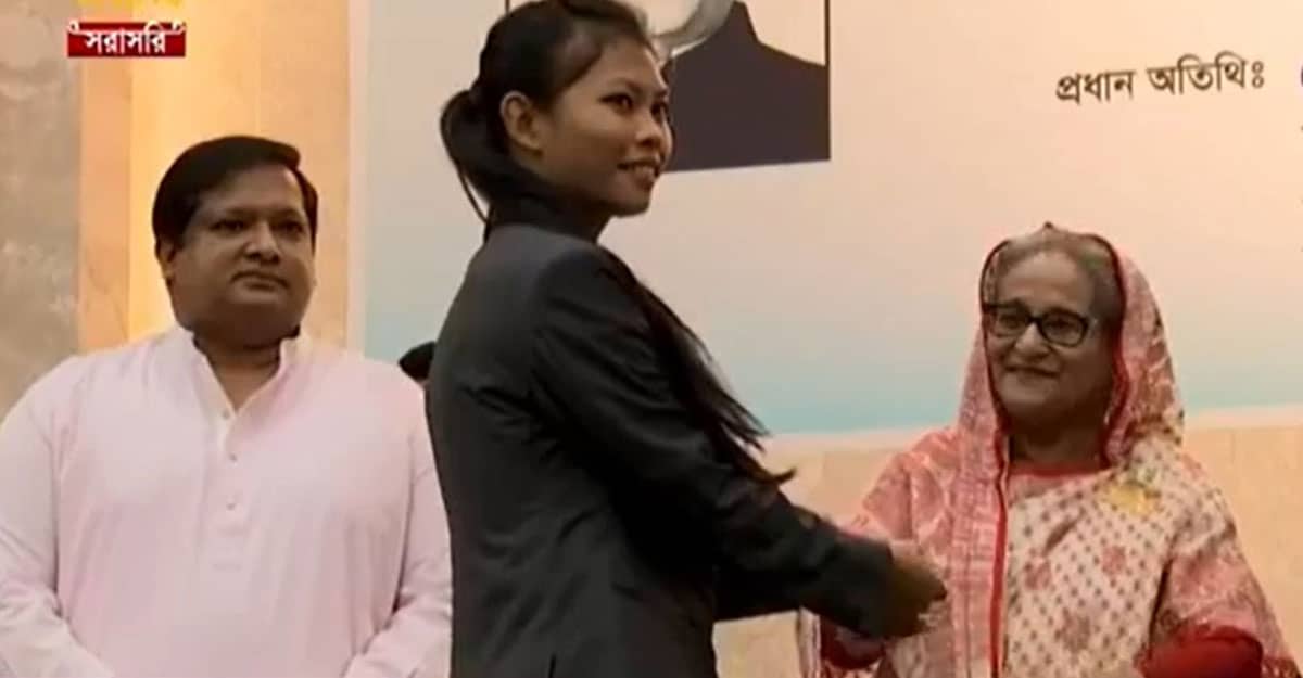 প্রধানমন্ত্রীর সঙ্গে যুব মহিলা লীগের নেত্রীর সাক্ষাৎ. Channel i News - চ্যানেল আই নিউজ