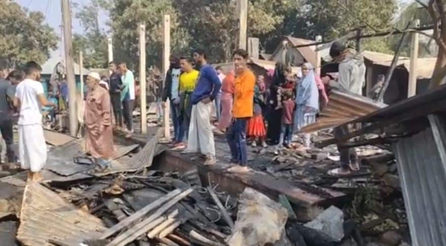 চাঁদপুরে ২৫টি ঘর পুড়ে ছাই, ক্ষতিগ্রস্ত পরিবারগুলো. Channel i News - চ্যানেল আই নিউজ