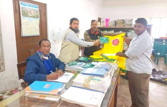 জাবি রিকশা চালকদের পোশাক দেখে চেনা যাবে, ছবি দেখুন. Channel i News - চ্যানেল আই নিউজ