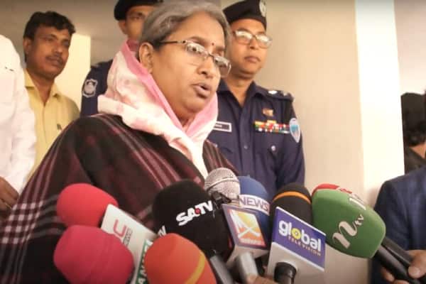 শিক্ষামন্ত্রী শিক্ষার্থীদের জন্য নতুন শিক্ষাবিধি ঘোষণা করছেন. Channel i News - চ্যানেল আই নিউজ