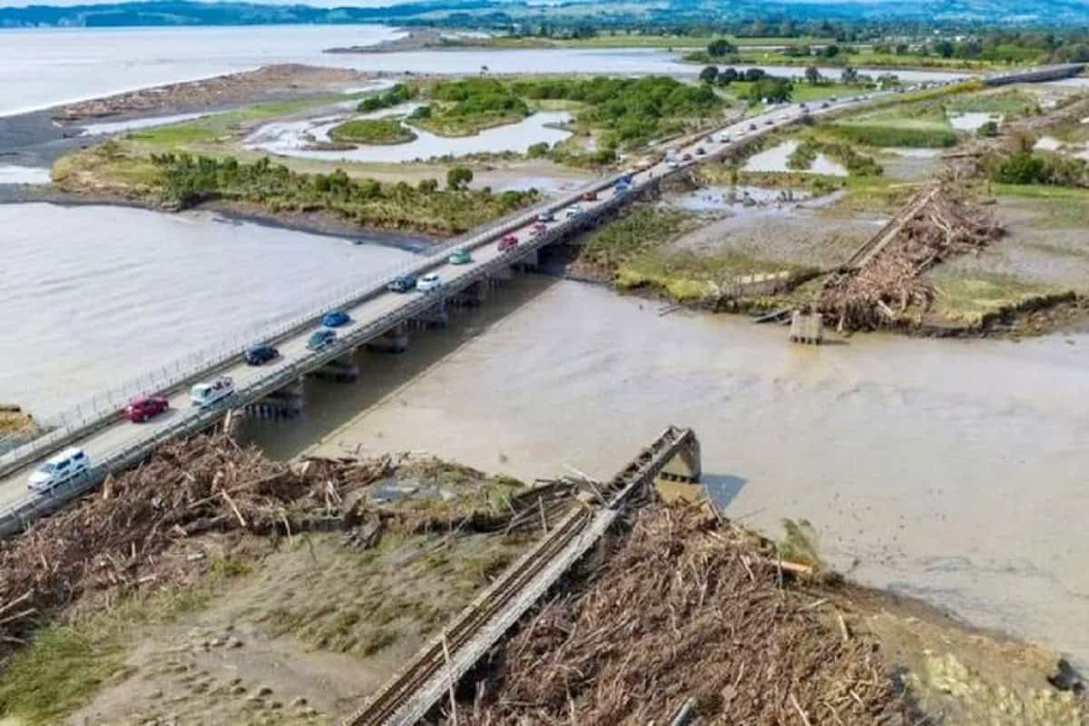 নদীর বন্যার কারণে ভেঙে গেছে সেতু, ব্যাপক ক্ষতি হয়েছে।. Channel i News - চ্যানেল আই নিউজ