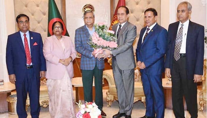 রাষ্ট্রপতির সাথে বৈঠকে অংশগ্রহণকারী ব্যক্তিরা. Channel i News - চ্যানেল আই নিউজ
