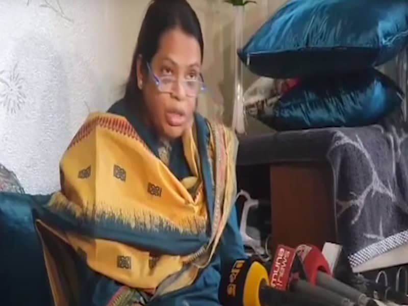 ডা. সংযুক্তা কথা বলছেন, পেছনে সোফা ও কুশন দেখা যাচ্ছে. Channel i News - চ্যানেল আই নিউজ