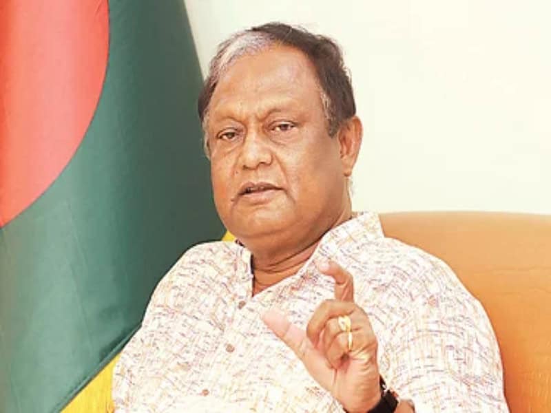 বাণিজ্যমন্ত্রী পেঁয়াজের বাজার পরিস্থিতি ব্যাখ্যা করছেন. Channel i News - চ্যানেল আই নিউজ