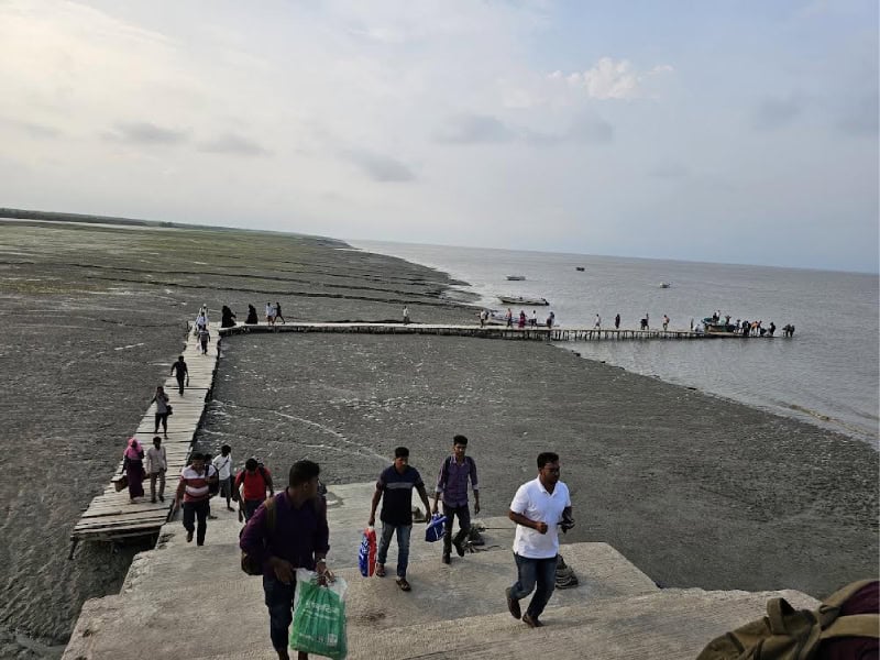 সন্দ্বীপে নৌ যোগাযোগ বন্ধ, ঘূর্ণিঝড় হামুনের প্রভাবে. Channel i News - চ্যানেল আই নিউজ