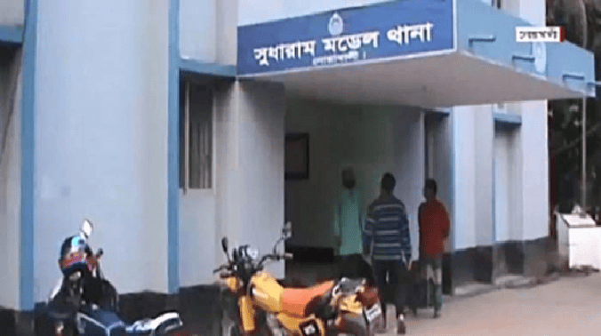 নোয়াখালীতে আধিপত্য বিস্তার নিয়ে সংঘর্ষের পর পুলিশি অভিযান. Channel i News - চ্যানেল আই নিউজ