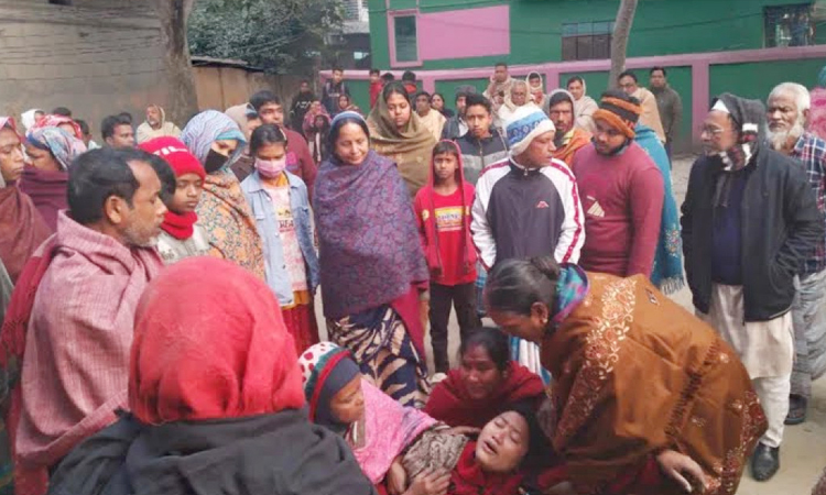 সিরাজগঞ্জে সংখ্যালঘু পরিবারের তিনজন হত্যাকাণ্ডের ঘটনায় স্বজনদের আহাজারী