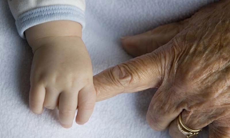 শীতের সময় যেভাবে নিবেন বয়স্ক ও শিশুদের যত্ন | চ্যানেল আই অনলাইন