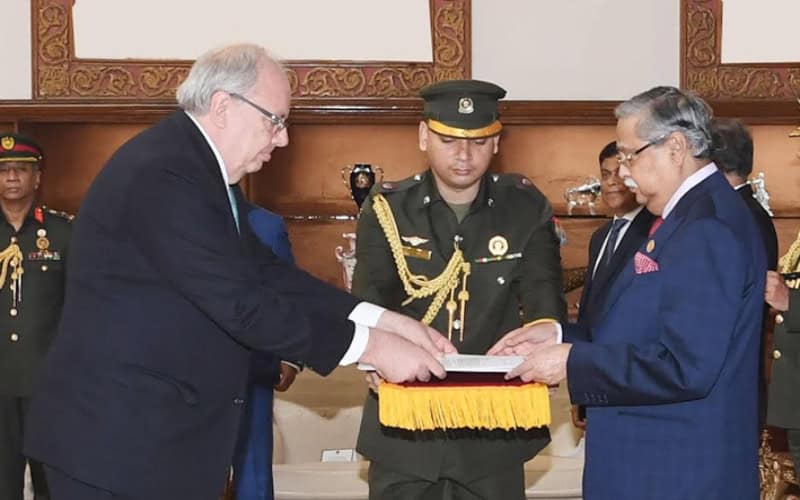 রাষ্ট্রপতির কাছে ৭ দেশের রাষ্ট্রদূত পরিচয়পত্র পেশ করছেন. Channel i News - চ্যানেল আই নিউজ