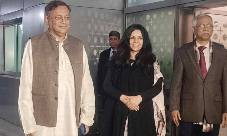 বাংলাদেশের পররাষ্ট্রমন্ত্রী দিল্লীতে ভারতের কর্মকর্তাদের সাথে সাক্ষাৎ. Channel i News - চ্যানেল আই নিউজ