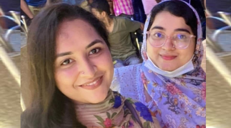 মেহরান কবির দোলা (ডানে) মাইশা কবির মাহি (বামে)