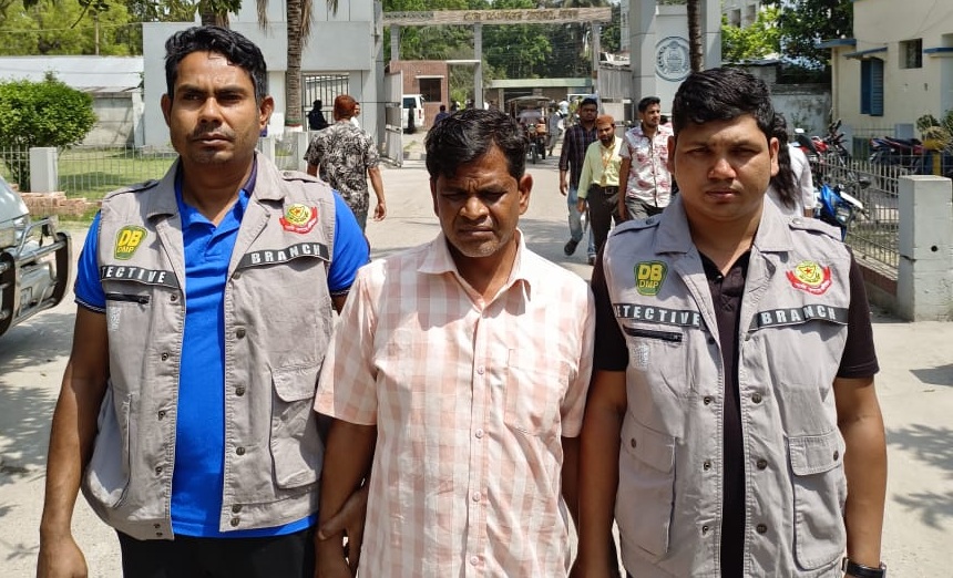 সিরাজকে গ্রেপ্তার করতে ডিবি তার বাসায় গেলে তিনি অজ্ঞান হয়ে পড়েন 