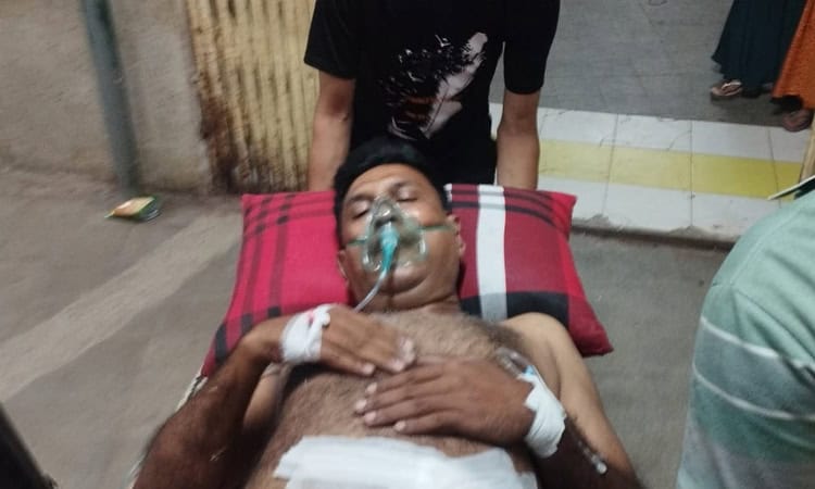 পিস্তল হামলার আহত পুলিশ এএসআই হাসপাতালে চিকিৎসাধীন. Channel i News - চ্যানেল আই নিউজ
