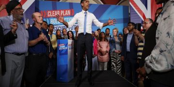 FLE PHOTO: British Prime Minister Rishi Sunak speaks during a Conservative general election campaign event, in London, Britain June 24, 2024. REUTERS/Phil Noble/File Photo