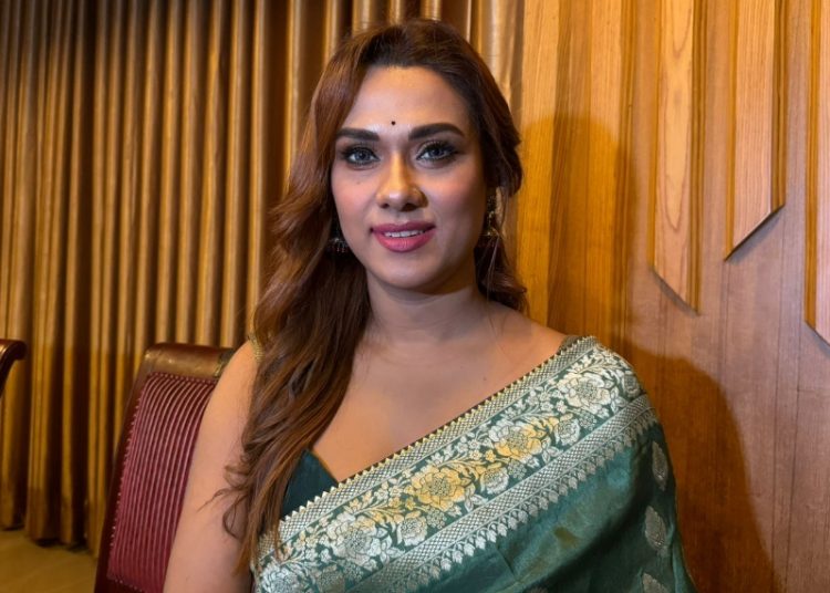 {"remix_data":[],"remix_entry_point":"challenges","source_tags":["local"],"origin":"unknown","total_draw_time":0,"total_draw_actions":0,"layers_used":0,"brushes_used":0,"photos_added":0,"total_editor_actions":{},"tools_used":{"transform":1},"is_sticker":false,"edited_since_last_sticker_save":true,"containsFTESticker":false}