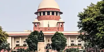 ভারতের সুপ্রিম কোর্ট ভবনের ছবি, স্থাপত্যশৈলী ও গাছপালা সহ. Channel i News - চ্যানেল আই নিউজ