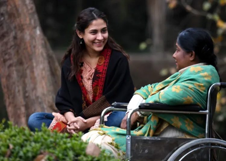 ‘সাবা’ চলচ্চিত্রের দৃশ্যে মেহজাবীন ও রোকেয়া প্রাচী