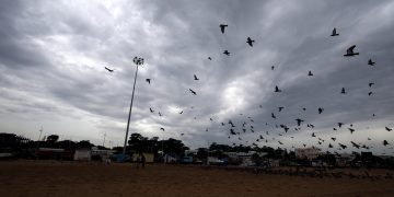 Chennai: Dark cloud hover over the Marina Beach in Chennai on Wednesday The Meteorological Department has warned of heavy rain in Chennai on September 22, 2021.(Photo: R. Parthibhan/IANS)