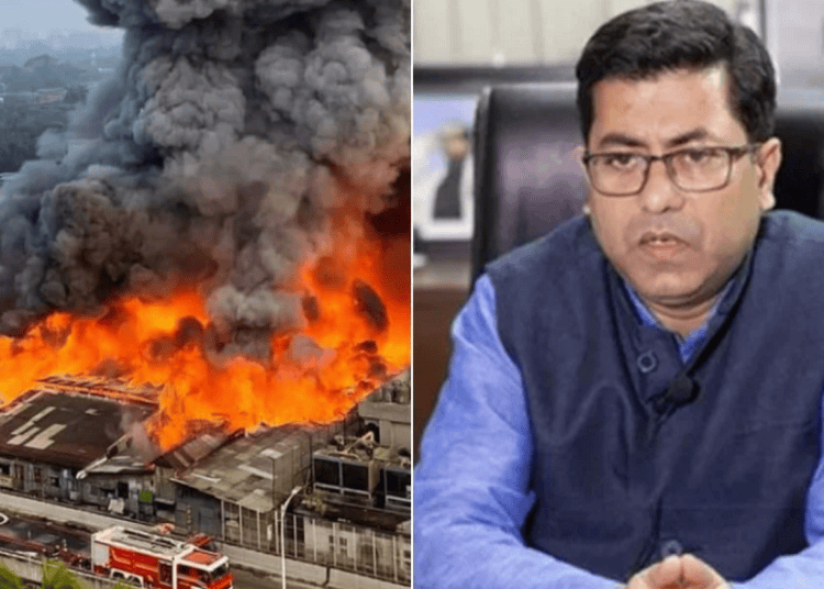 বঙ্গবাজারে অগ্নিকাণ্ডের ঘটনায় তাপসসহ ৩০ জনের বিরুদ্ধে মামলা. Channel i News - চ্যানেল আই নিউজ