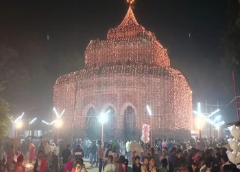 কান্তজীউ মন্দিরে রাসমেলার আলোকসজ্জা ও দর্শনার্থীদের ভিড়. Channel i News - চ্যানেল আই নিউজ