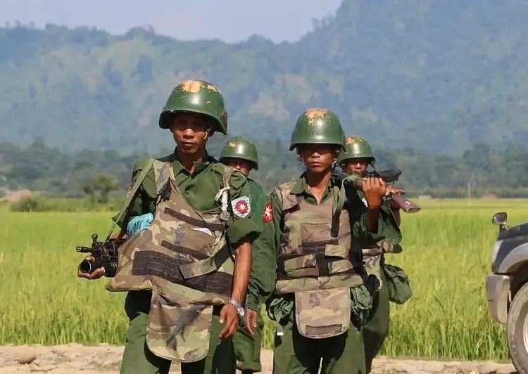 রোহিঙ্গা মুসলিমদের বিরুদ্ধে মিয়ানমার সেনাবাহিনী ব্যাপক দমন ও হত্যাযজ্ঞ চালিয়েছে।