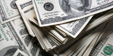 ডলার। ফাইল ছবি।