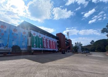 বর্ণিল সাজে সজ্জিত সিলেট আন্তর্জাতিক স্টেডিয়ামের প্রধান ফটক