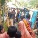 ট্রাকের সঙ্গে মোটরসাইকেলের মুখোমুখি সংঘর্ষের দৃশ্য, বেশ কিছু মানুষ ঘটনাস্থলে।. Channel i News - চ্যানেল আই নিউজ