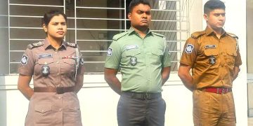 ছবিতে যথাক্রমে পুলিশ, র‍্যাব ও আনসার সদস্যদের পোশাক