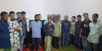 কামরাঙ্গীরচরে ব্লক রেইডে গ্রেপ্তার ১৬ জনের ছবি. Channel i News - চ্যানেল আই নিউজ