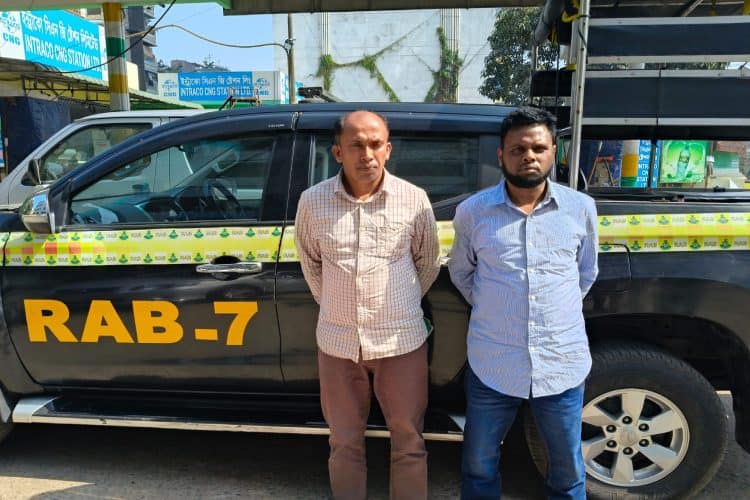 অপহরণের পর শিশু উদ্ধার, দুই ব্যক্তি ও র্যাবের গাড়ি. Channel i News - চ্যানেল আই নিউজ