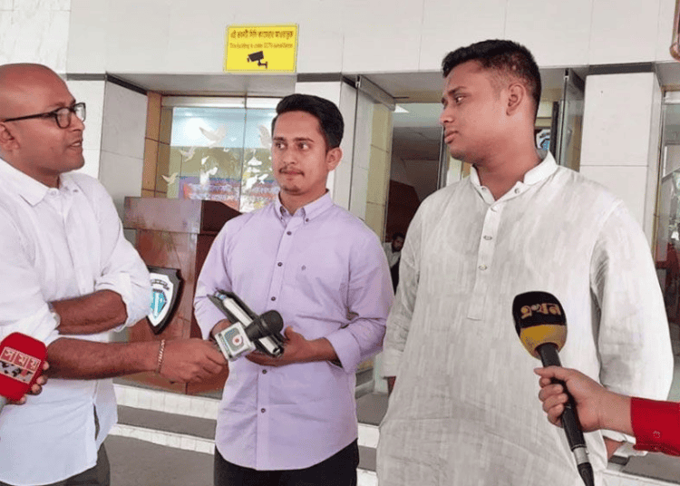 দুদকে অভিযোগ জানাচ্ছেন হাসনাত ও সারজিস, সাংবাদিকরা উপস্থিত. Channel i News - চ্যানেল আই নিউজ