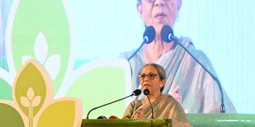 প্রধান অতিথি কৃষি ও কৃষকের স্বার্থে আলোচনা করছেন. Channel i News - চ্যানেল আই নিউজ