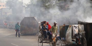 ঢাকায় দূষিত বায়ুর কারণে ধোঁয়া ও ধুলার স্তর বৃদ্ধি. Channel i News - চ্যানেল আই নিউজ