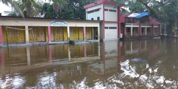 ফেনীতে ক্ষতিগ্রস্ত সরকারি প্রাথমিক বিদ্যালয়ের ভয়াবহ বন্যা