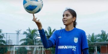 বাংলাদেশ নারী জাতীয় ফুটবল দলের অধিনায়ক আফঈদা খন্দকার