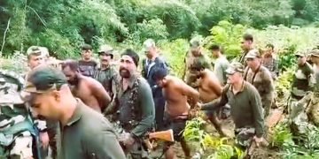 চার বাংলাদেশি নাগরিককে আটকের পর নিয়ে যাচ্ছে বিএসএফ ও রাজ্য পুলিশ