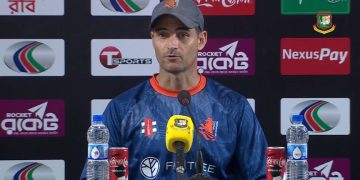 সংবাদ সম্মেলনে নেদারল্যান্ডসের কোচ রায়ান কুক