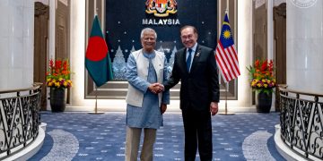 মালয়েশিয়ার প্রধানমন্ত্রী আনোয়ার ইব্রাহিম ও প্রধান উপদেষ্টা অধ্যাপক ড. মুহাম্মদ ইউনূস