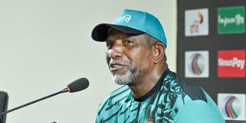 সংবাদ সম্মেলনে বাংলাদেশ কোচ ফিল সিমন্স