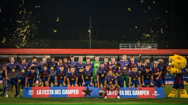 জোয়ান গ্যাম্পার ট্রফি জিতেছে বার্সা