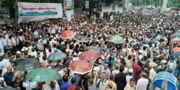 ছবি: ঢাকায় জাতীয় প্রেসক্লাবের সামনে এমপিওভুক্ত শিক্ষকদের সমাবেশ, (ডেইলি স্টার বাংলা)