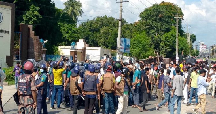 আন্দোলন-সংঘর্ষে উত্তাল তিন বিশ্ববিদ্যালয়