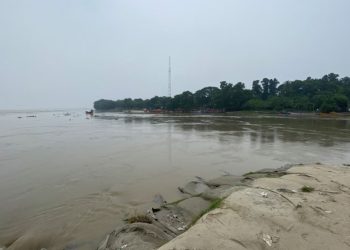 রাজশাহীতে পদ্মা নদীর পানি বিপৎসীমা ছুঁই ছুঁই করেছে