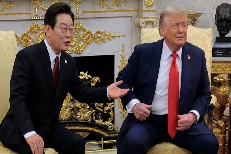 ছবি: 
ট্রাম্পের সাথে বৈঠকের আগে, সিউলে আশঙ্কা ছিল যে লি জে মিয়ং-এর উপর অতর্কিত হামলা হতে পারে (বিবিসি)