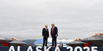 মার্কিন প্রেসিডেন্ট ডোনাল্ড ট্রাম্প ও রাশিয়ান প্রেসিডেন্ট ভ্লাদিমির পুতিন