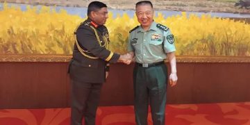 চীন সফর শেষে দেশে ফিরলেন সেনাবাহিনী প্রধান